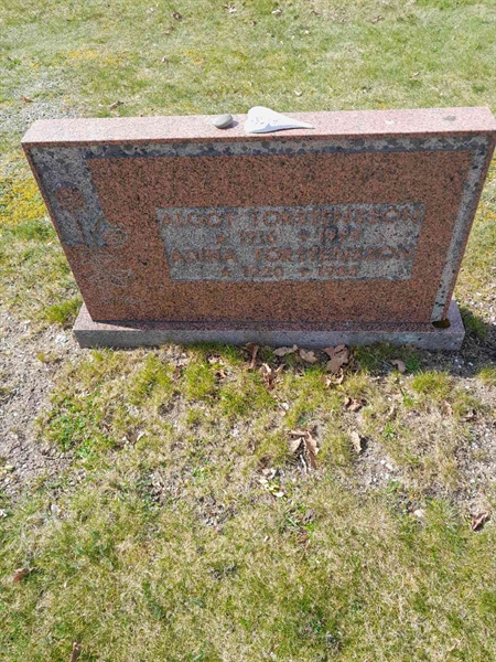 Grave number: 20 N 137-138