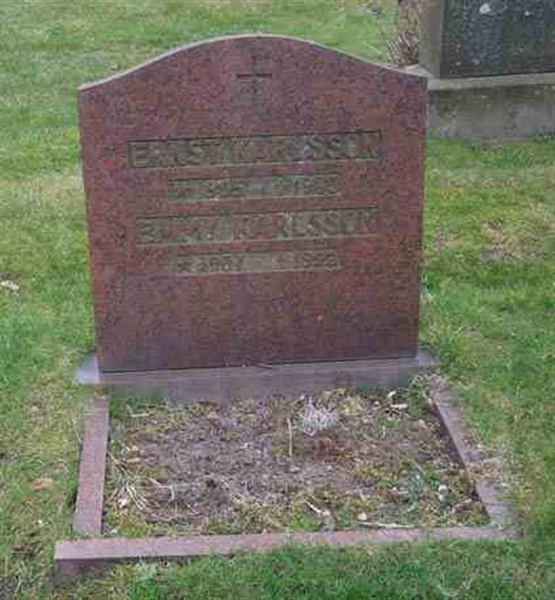 Grave number: SN G    51