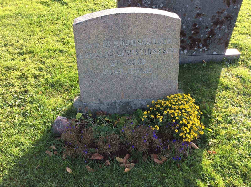 Grave number: KG 05    39, 40