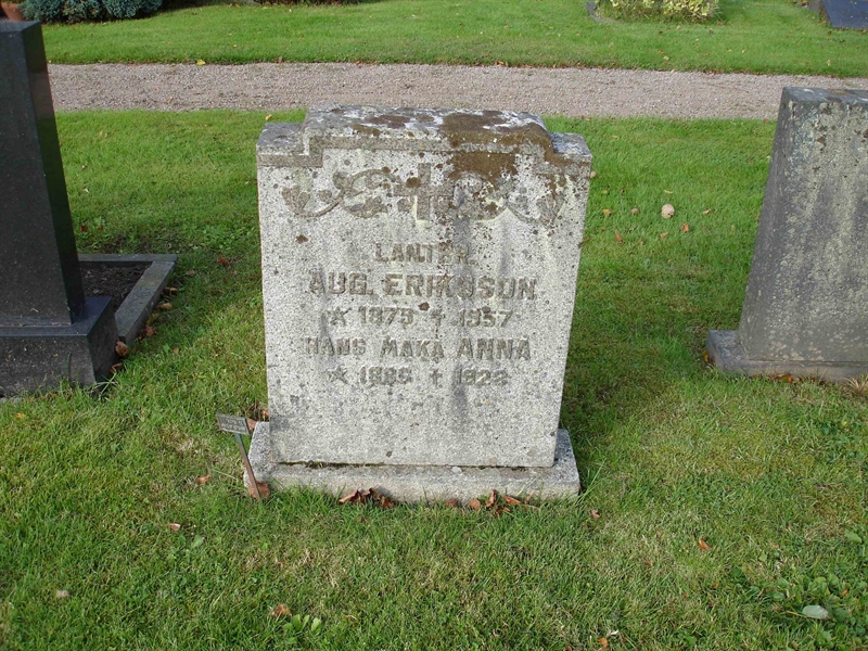 Grave number: HK B   199, 200