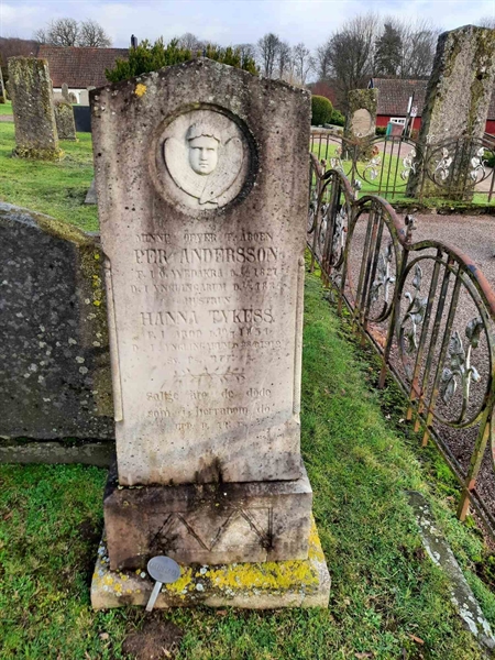 Grave number: HG E   103, 104, 105, 106