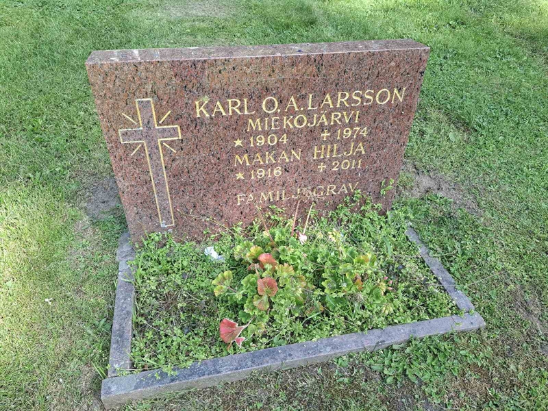 Grave number: 001 2   901