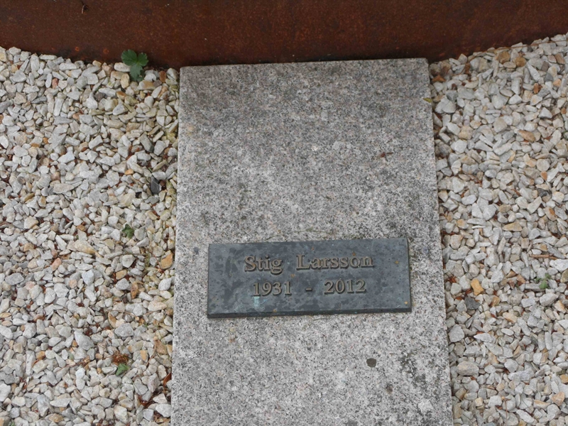 Grave number: SNK M    12