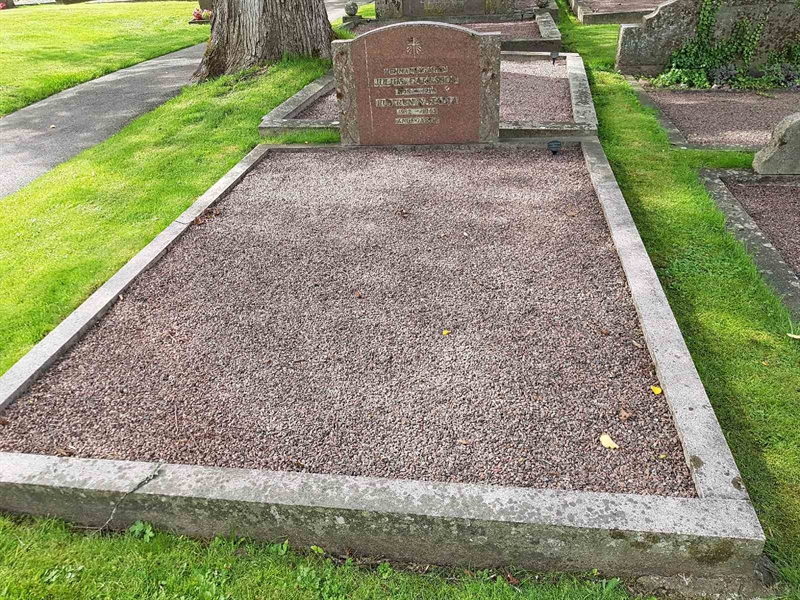 Grave number: 06 60521