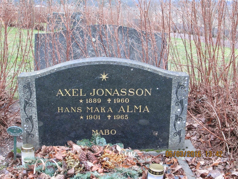 Grave number: KÄÖ A   527, 528