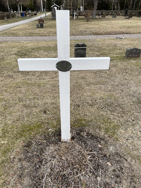 Grave number: R 3    85-E