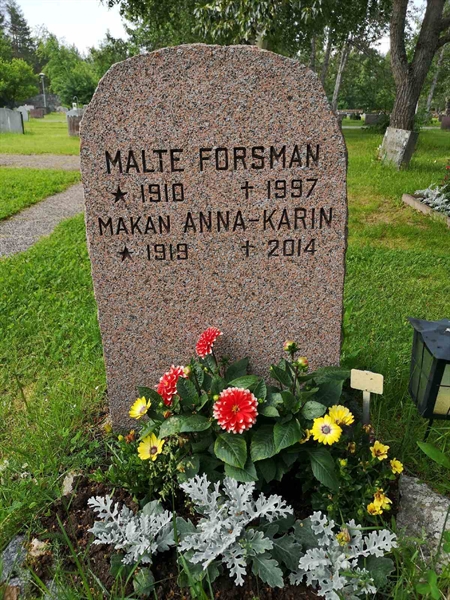 Gravnummer: NK 04    35