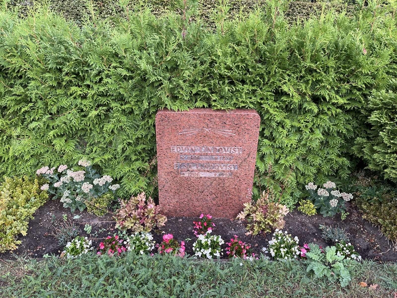 Grave number: NK XIV    53