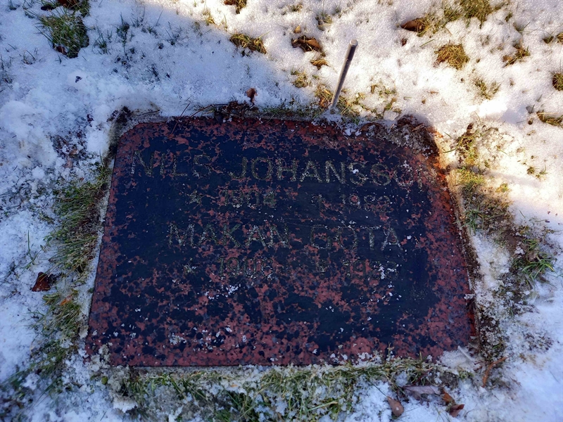Grave number: NO 03   112