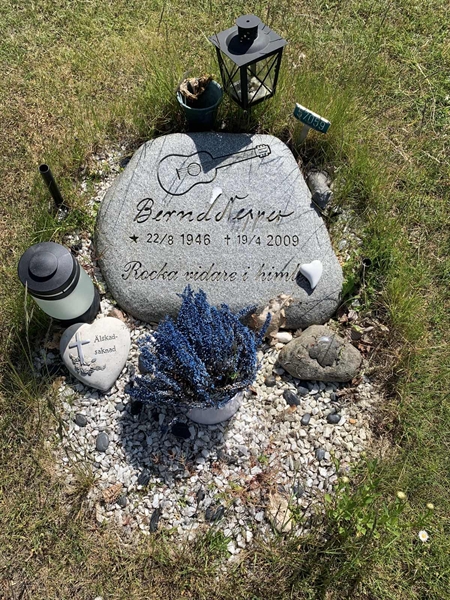 Grave number: R 07    59