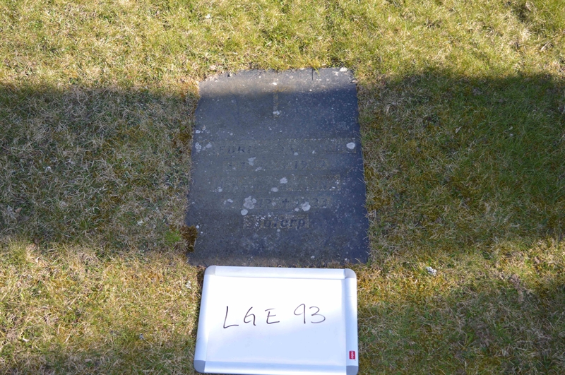 Grave number: LG E    93