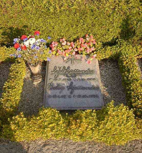 Grave number: NK Urn p     3