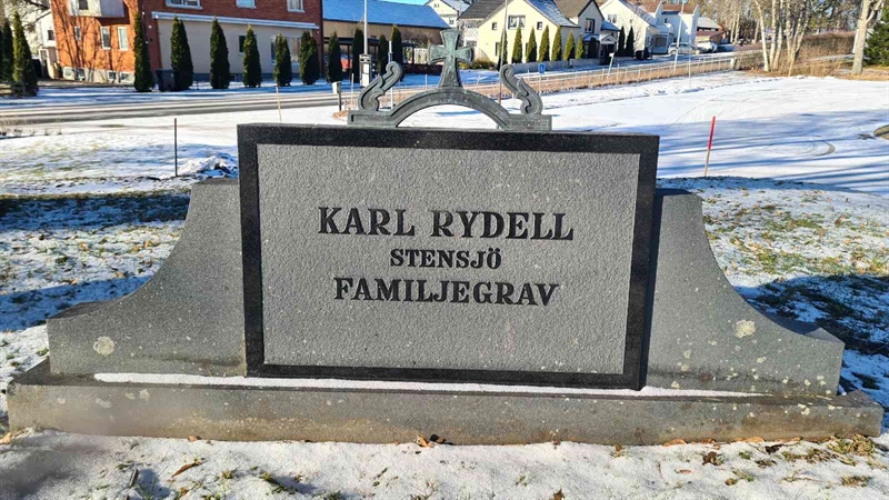 Grave number: M G 01 1-2