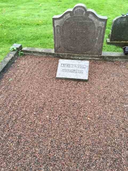 Grave number: TÖ 4   157