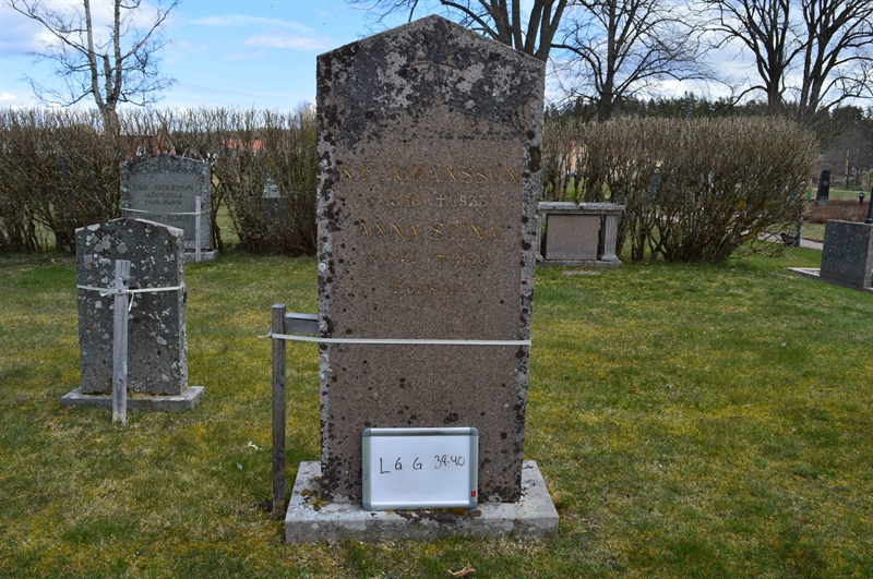 Grave number: LG G    39, 40