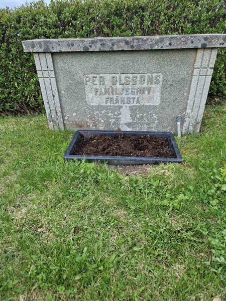 Grave number: 501 09 1389-1391