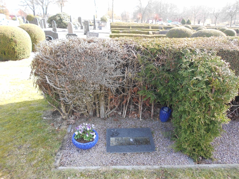 Grave number: V 19    72C