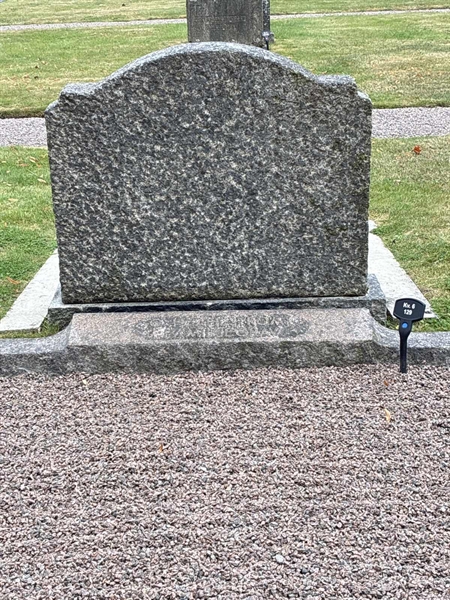 Grave number: 33 6   129