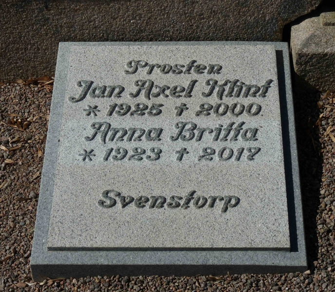 Grave number: JÄ 4   32