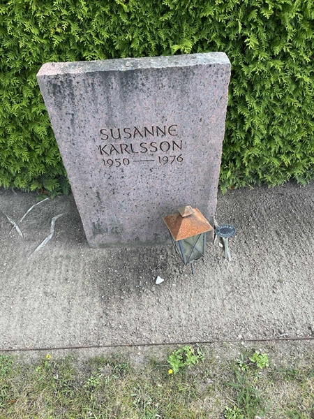 Gravnummer: NK Urn XVII     4