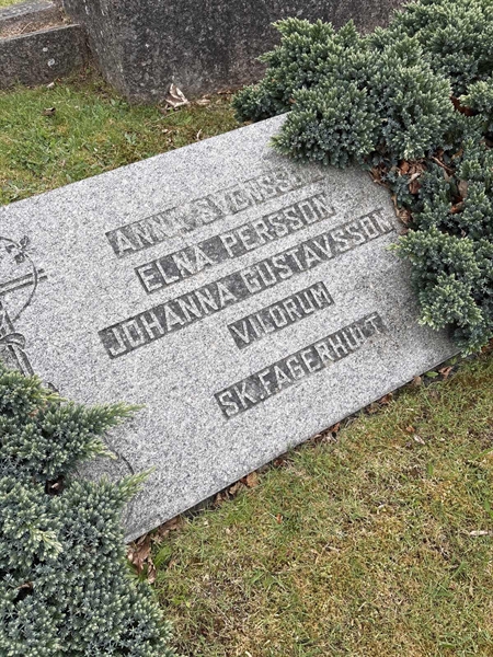 Grave number: SKF A   119, 120