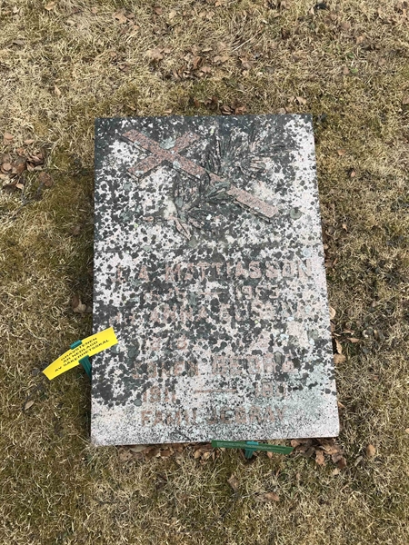 Grave number: KA C   611, 612