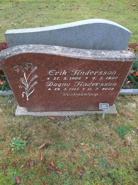 Grave number: HN 1   162, 163