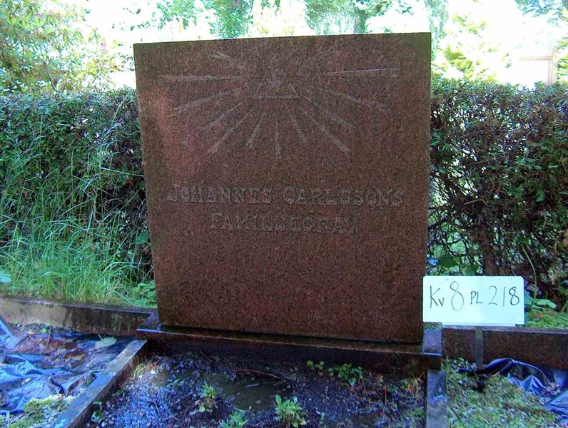 Grave number: HÖB 8   218