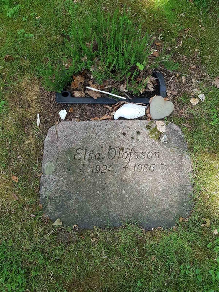 Grave number: 01  2561