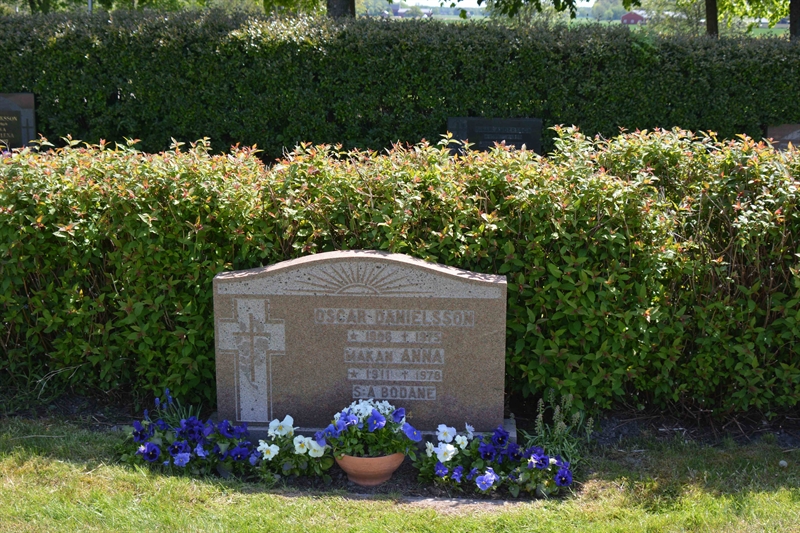 Grave number: G3 1   174, 175