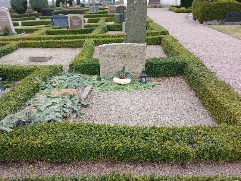 Grave number: TI A 225, 226