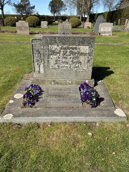 Grave number: 22 D   147