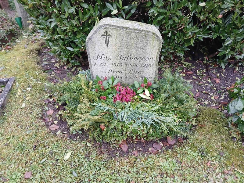 Grave number: FE K    40