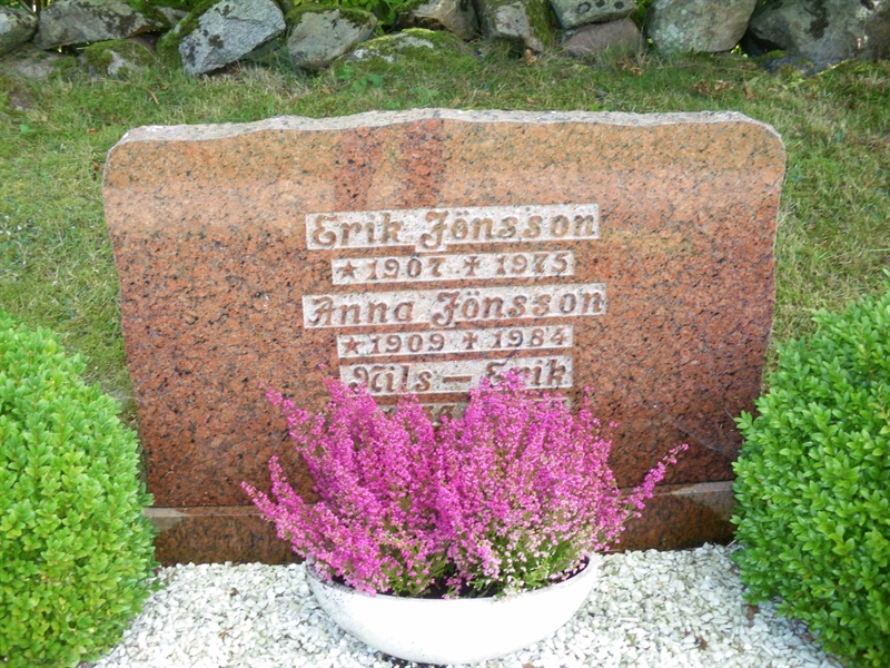 Grave number: NSK 23    25
