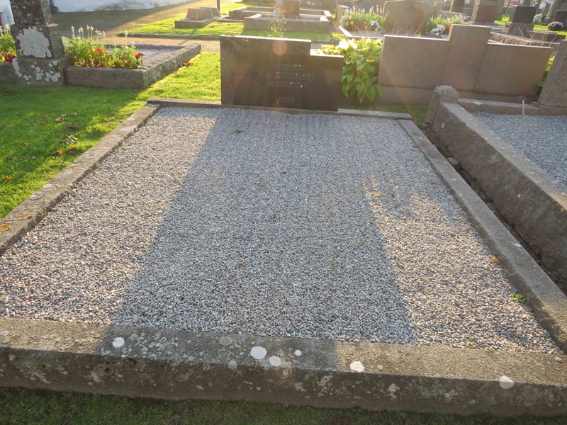 Grave number: 1 06   58