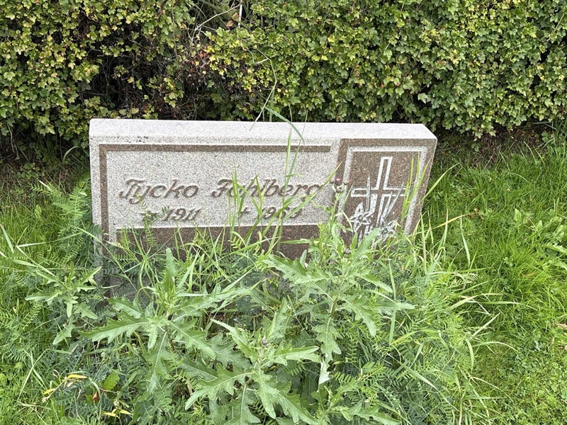 Grave number: IN 22   510