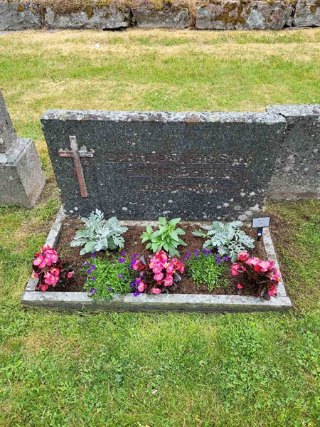 Grave number: Jä 01    15