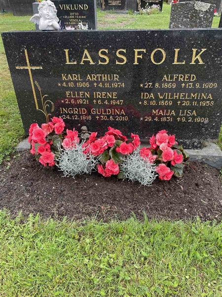 Gravnummer: N 4 4   471-472