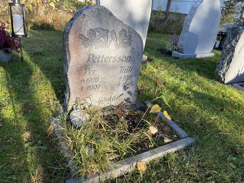 Grave number: 2 U  2136