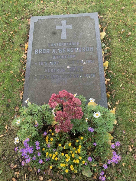 Grave number: VK B    58, 59