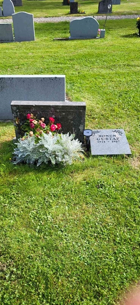 Grave number: 4 104