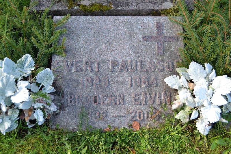Grave number: 4 H   309