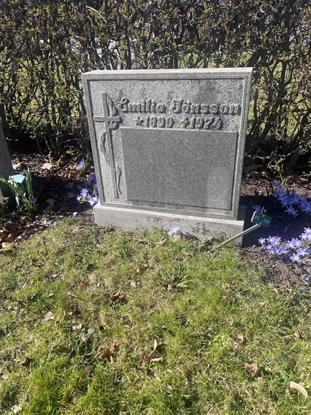 Grave number: 1 3 F1 124
