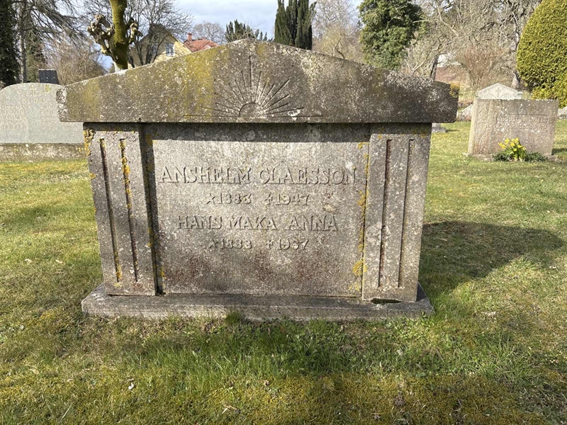 Grave number: LI 66