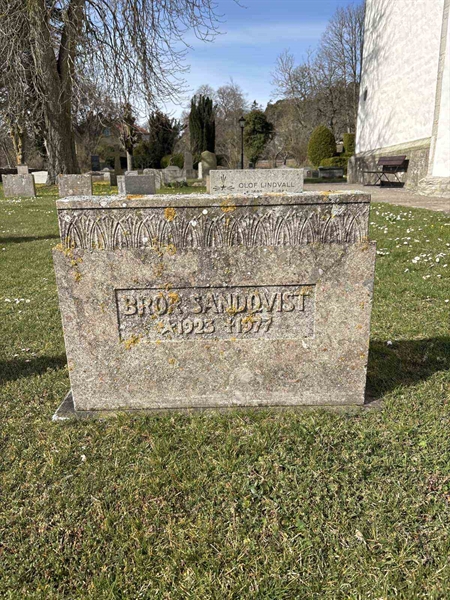 Gravnummer: LI   158