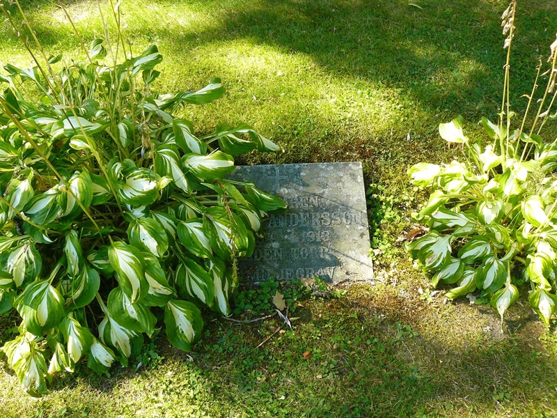 Grave number: Er G 9    24