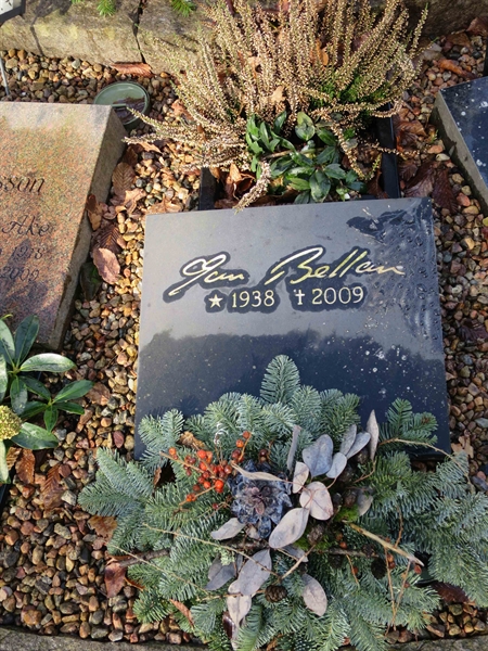 Grave number: HNB IV    23