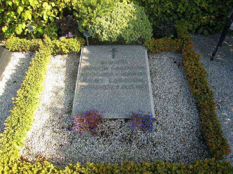Grave number: NK Urn r   20 c