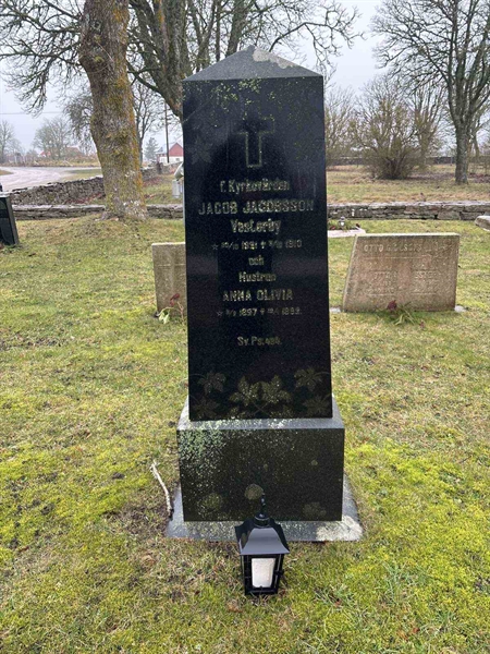 Grave number: Ar B 32