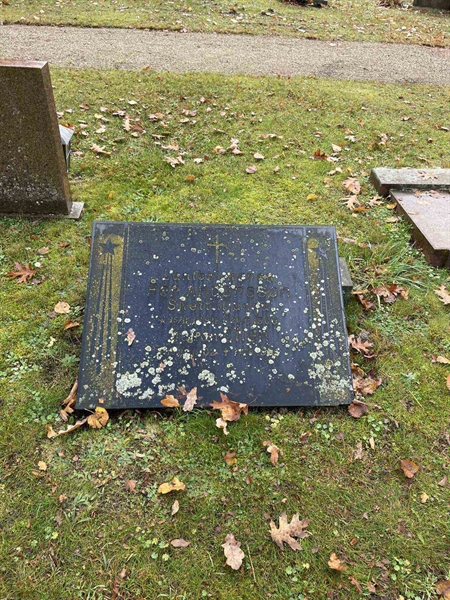 Grave number: VV 4   123, 124